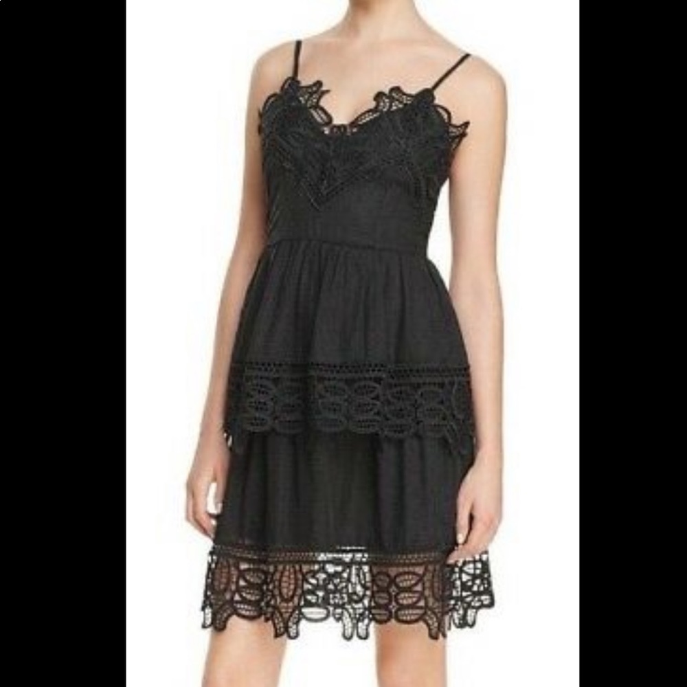 AGUA, Beautiful lace black dress